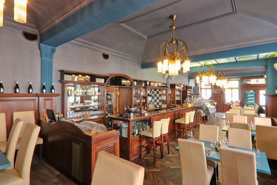 Zavedená restaurace v ulici Na Moráni